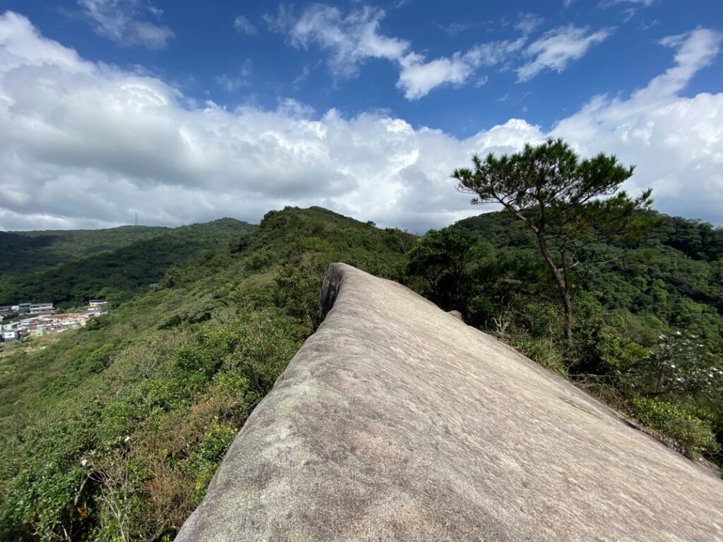 龍船岩