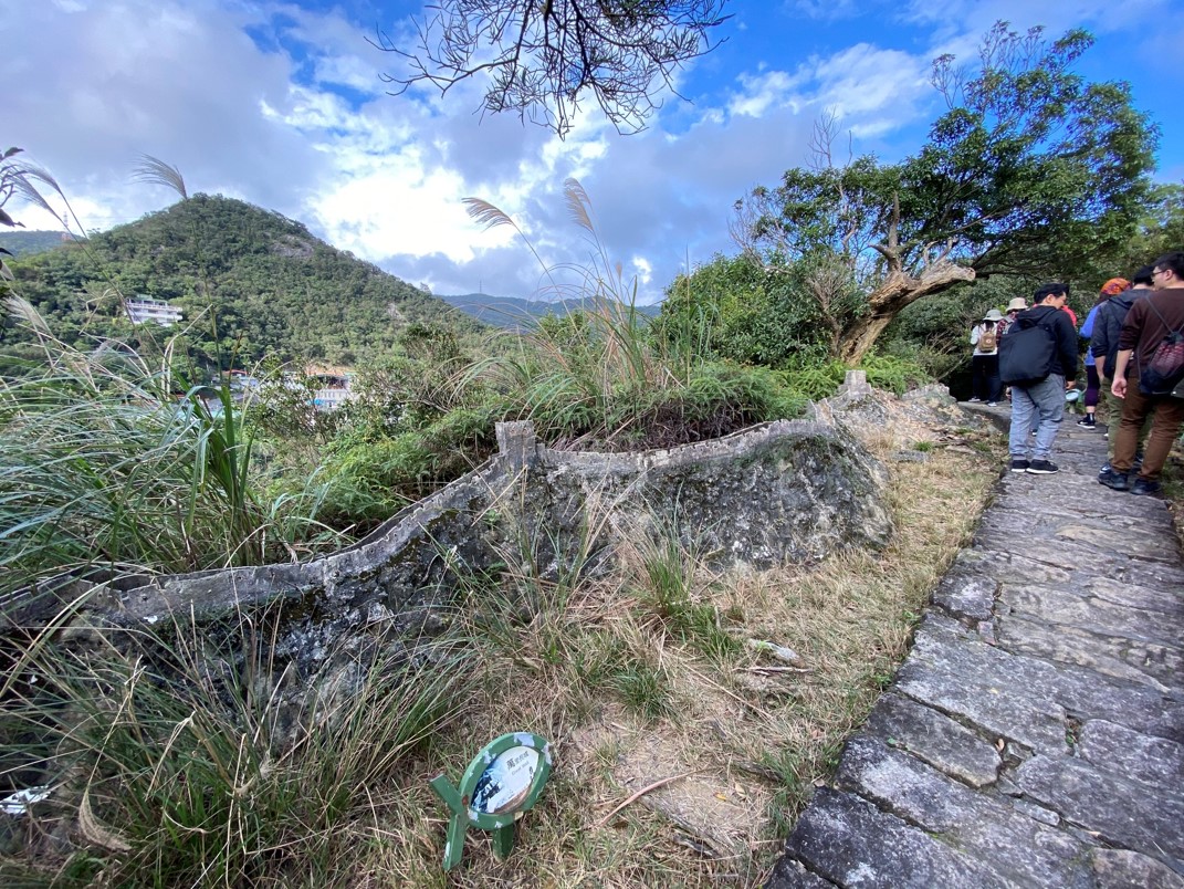 鯉魚山小人國步道