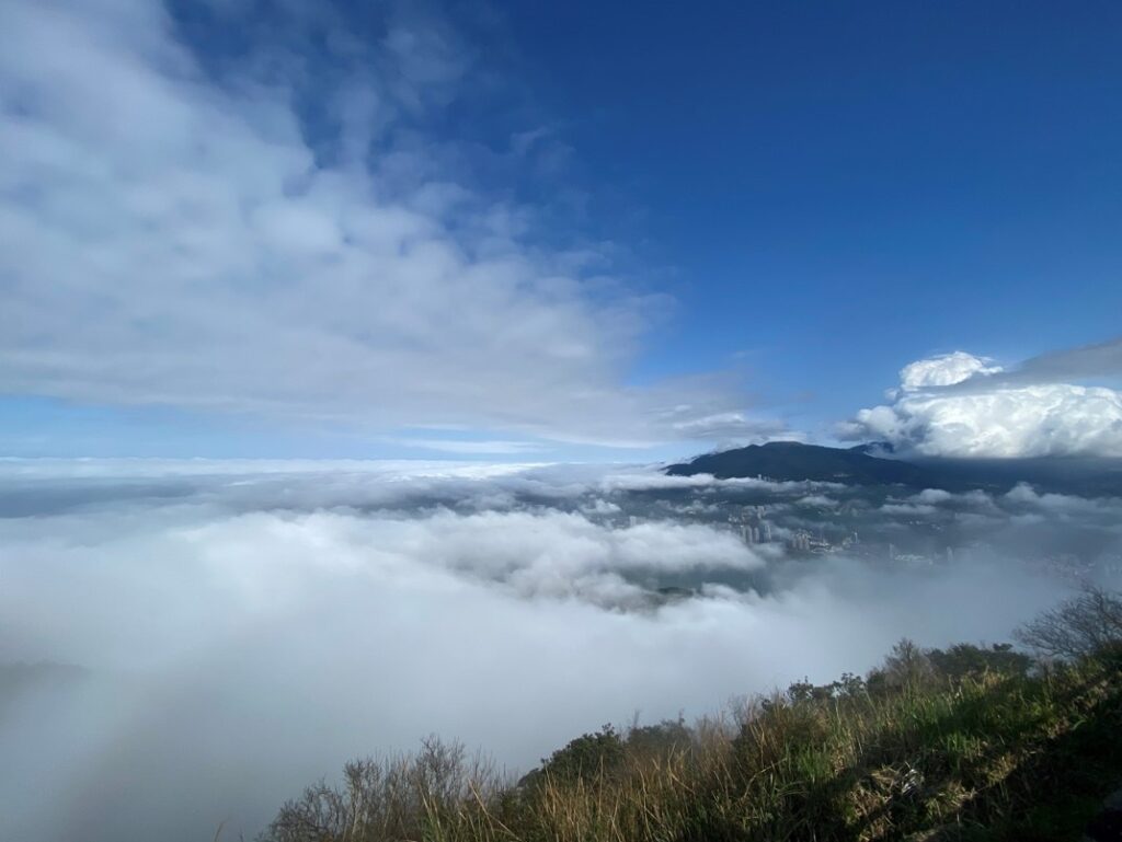 觀音山眺望大屯山群