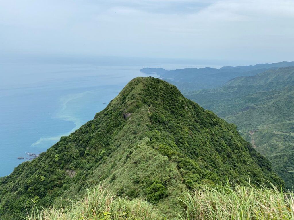 基隆山東峰山形