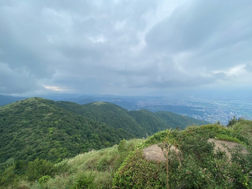 大屯山西峰景色