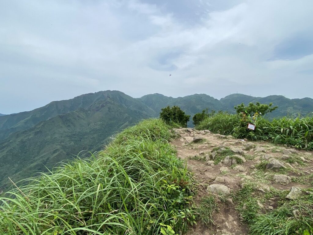 基隆山東峰的腹地不大