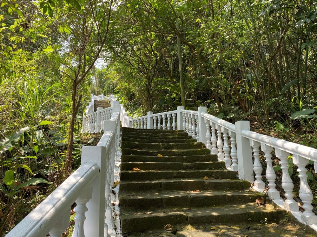 烘爐地登山步道