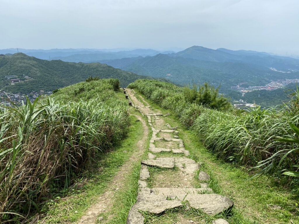 回頭俯瞰九份山城