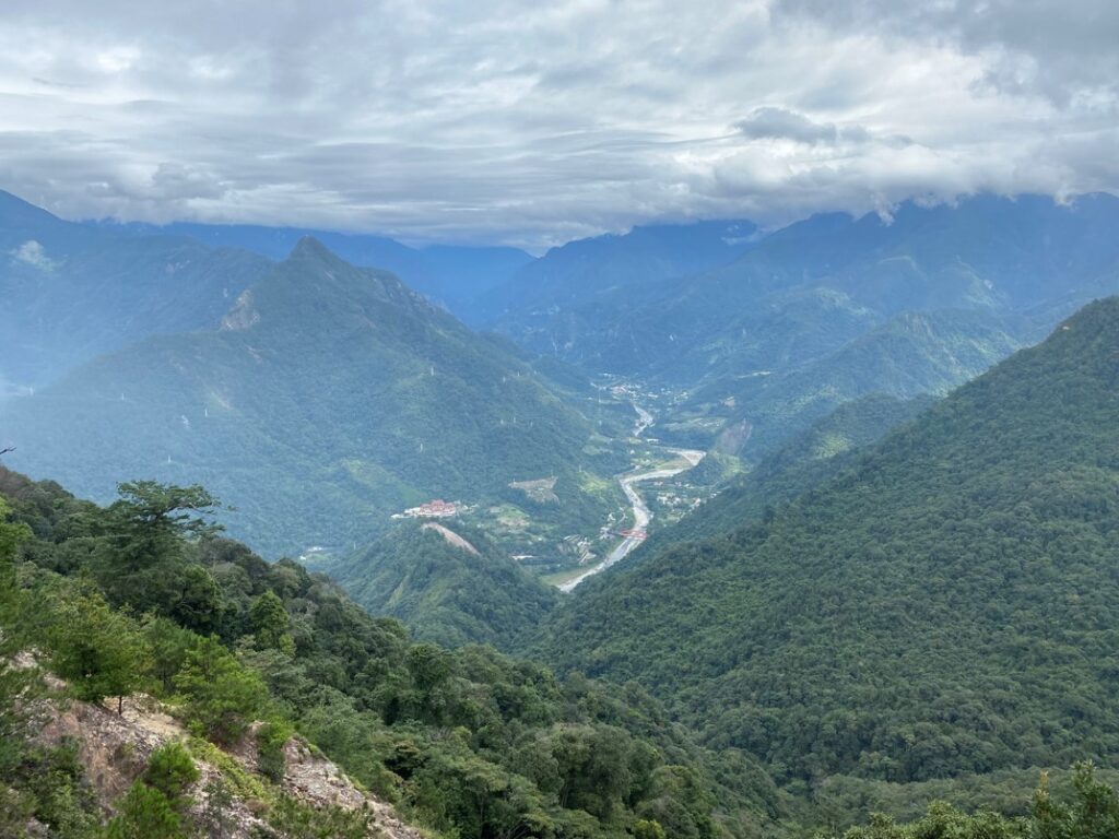 遠眺東卯山