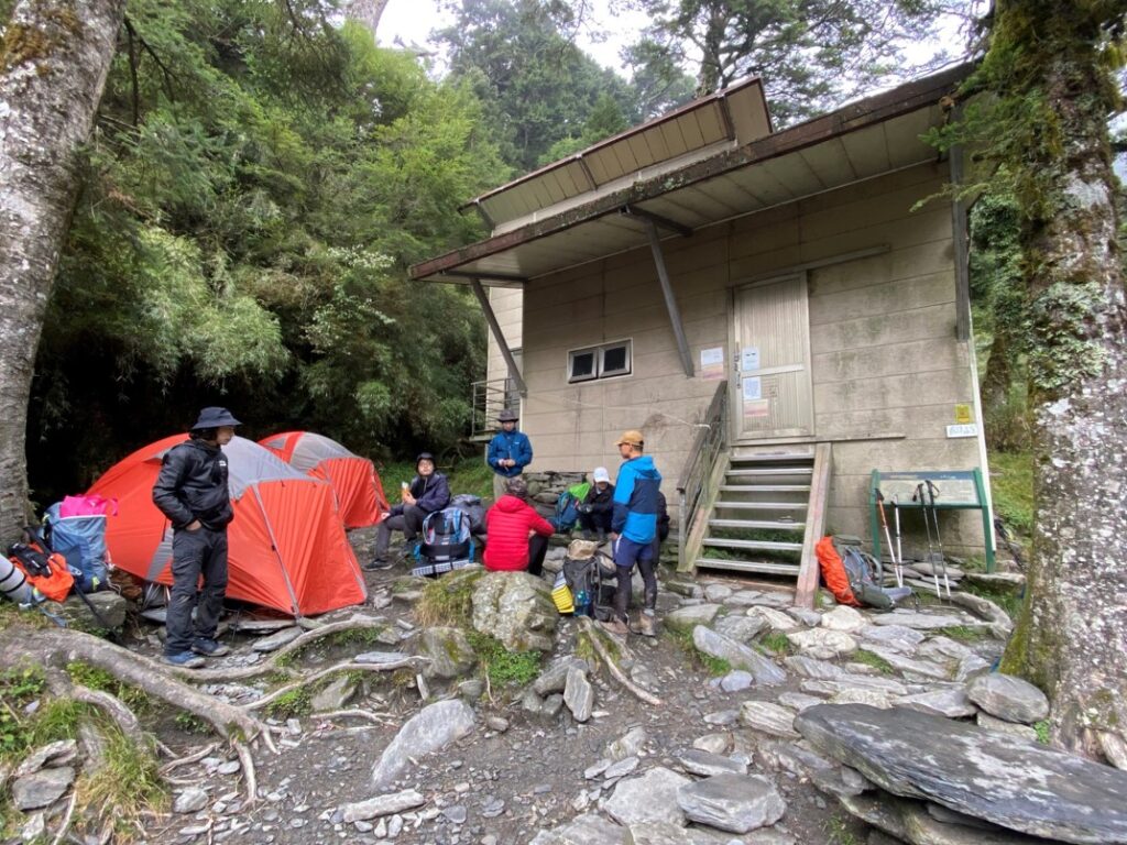 抵達成功山屋