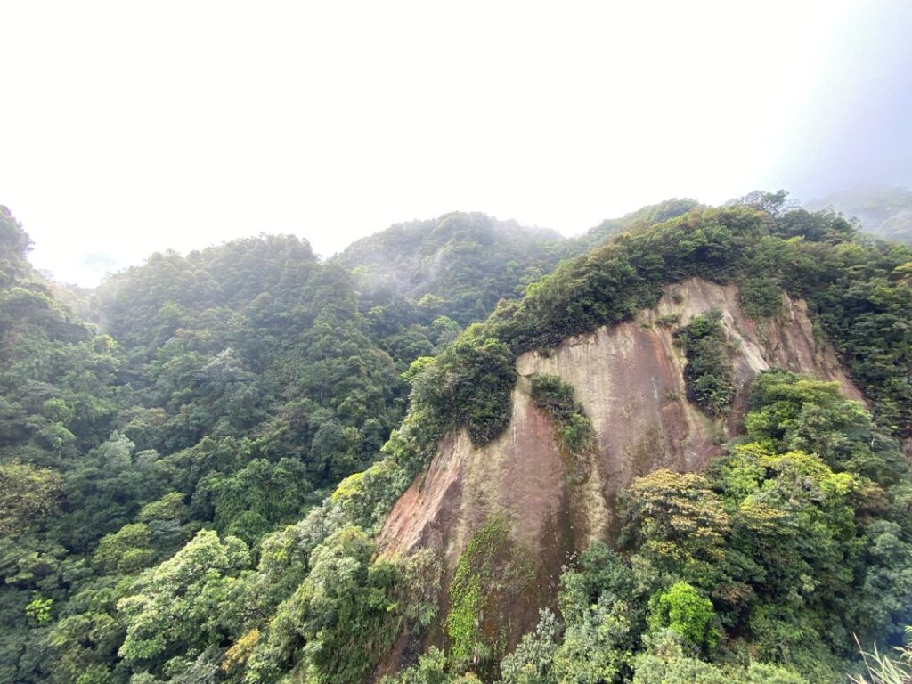 孝子山另一側山景